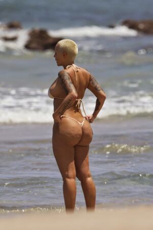 amber rose naked picture