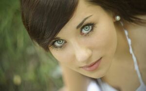 girls with beautiful eyes