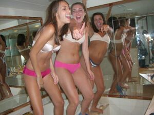 college girls bikinis